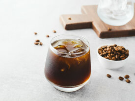 Ľadový elixír: Odhalenie príbehu cold brew kávy